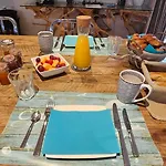 Le Petit Paradis 24 Bed & Breakfast