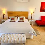 Bed & Breakfast Le Petit Paradis 24 4*