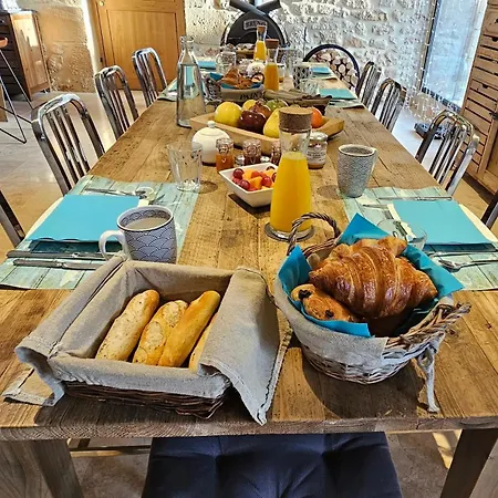 Le Petit Paradis 24 Bed & Breakfast 4*