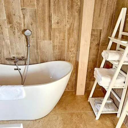 Le Petit Paradis 24 4* Groléjac