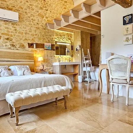 Le Petit Paradis 24 Bed & Breakfast