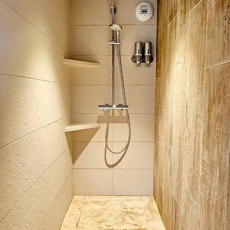 Le Petit Paradis 24 Couette-café 4*