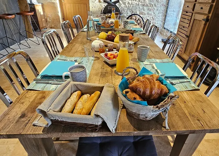 Le Petit Paradis 24 Bed and Breakfast 4*