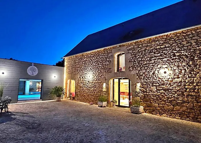 Le Petit Paradis 24 Bed and Breakfast 4*