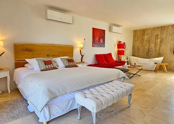 Le Petit Paradis 24 Bed and Breakfast Groléjac